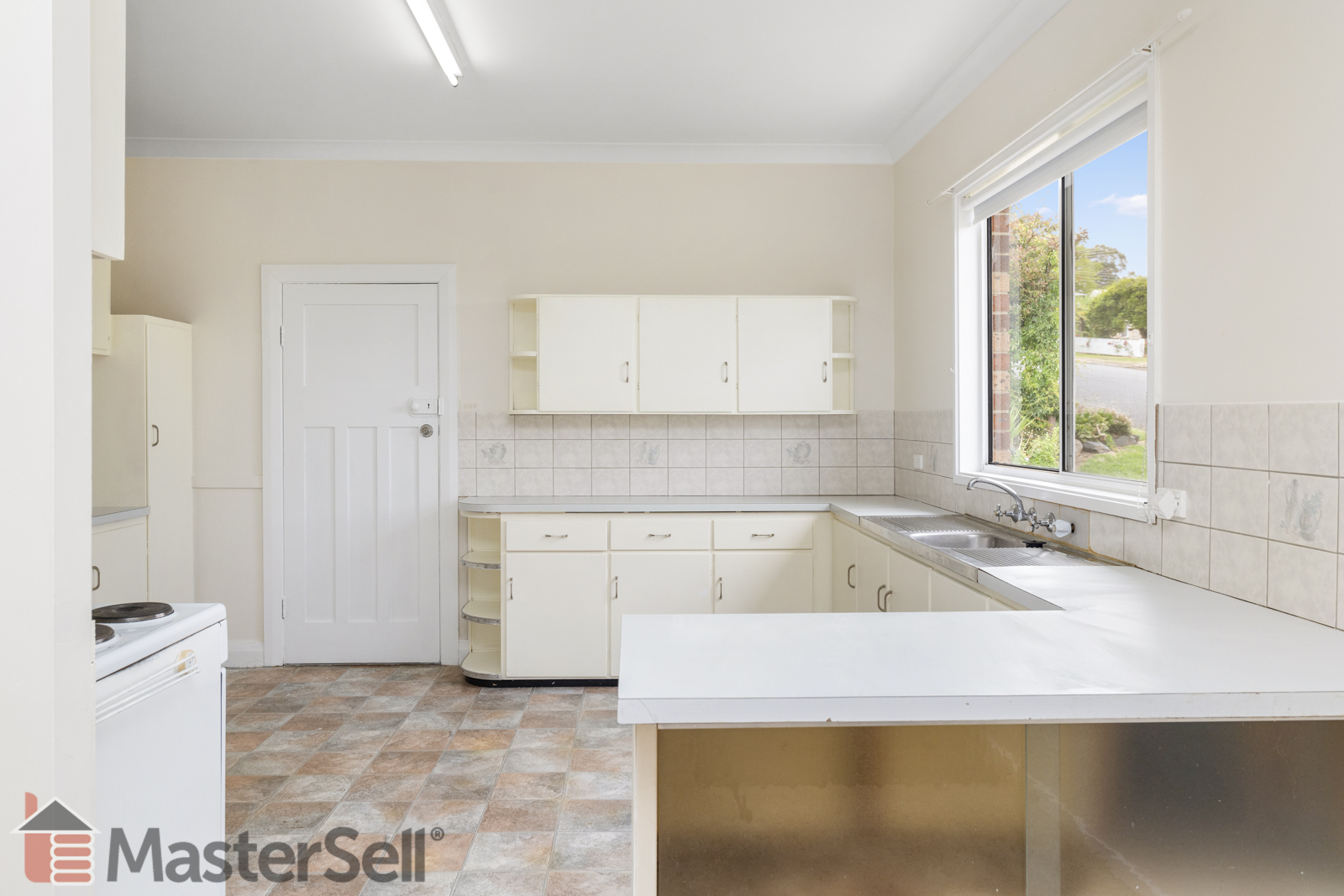 Real Estate for Sale in BATLOW